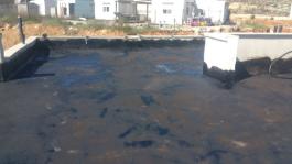 החלקת גג כהכנה לאיטום באמצעות הלחמת יריעות ביטומניות - חברת האיטום "האחים תמם"